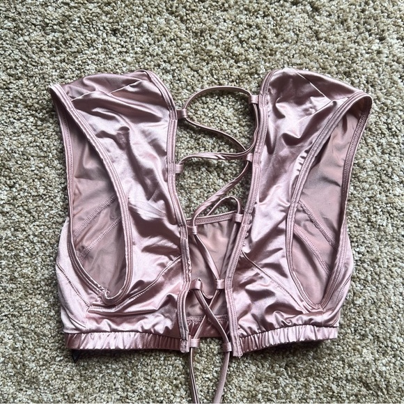 UO Metallic Top w Lace up Back - Picture 4 of 5